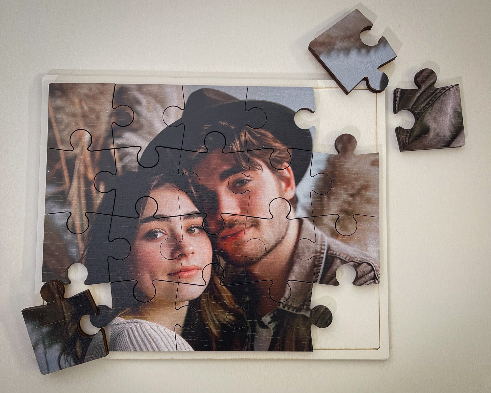 Puzzle personalizat din lemn cu poza ta – Cadou romantic