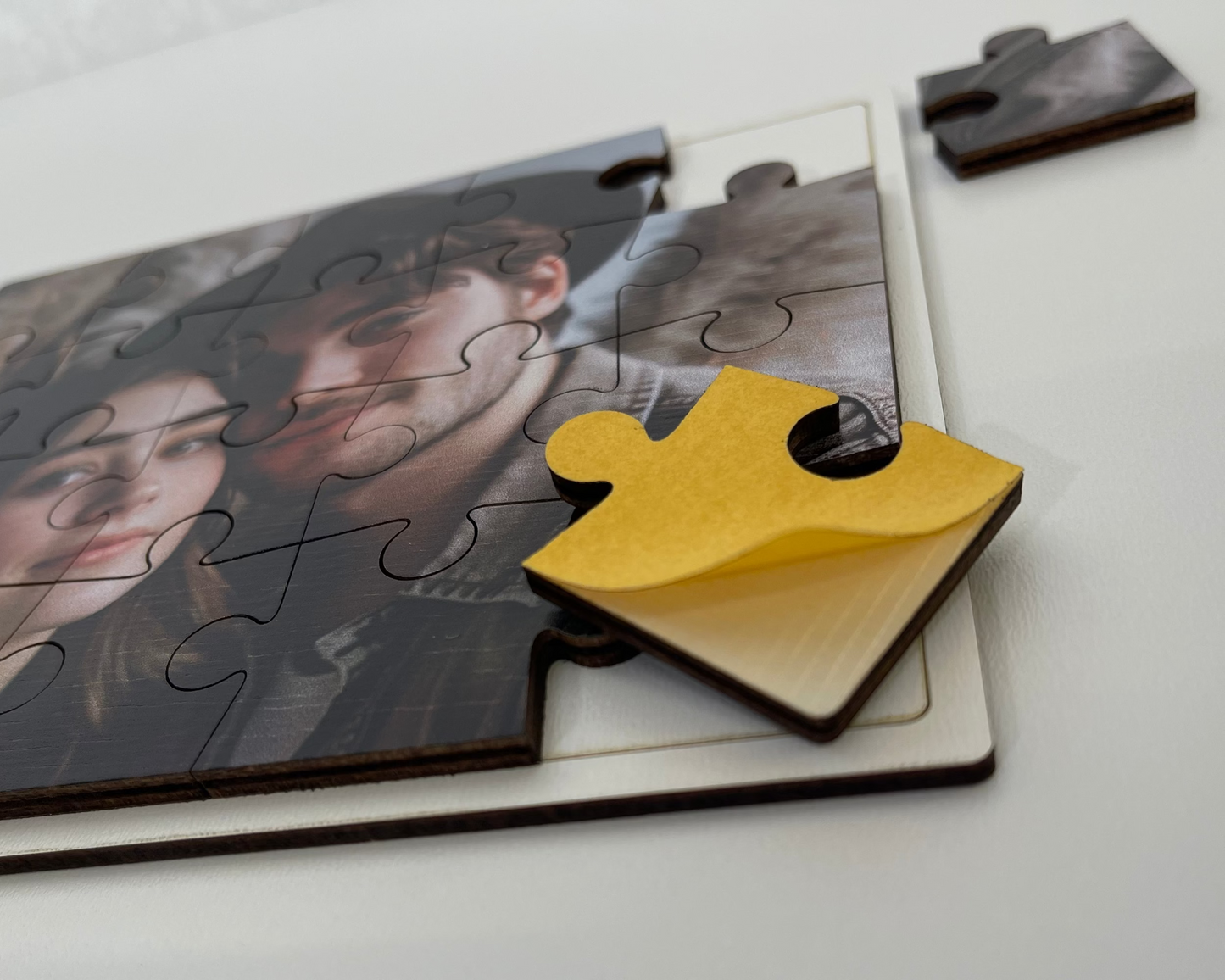 Puzzle personalizat din lemn cu poza ta – Cadou romantic