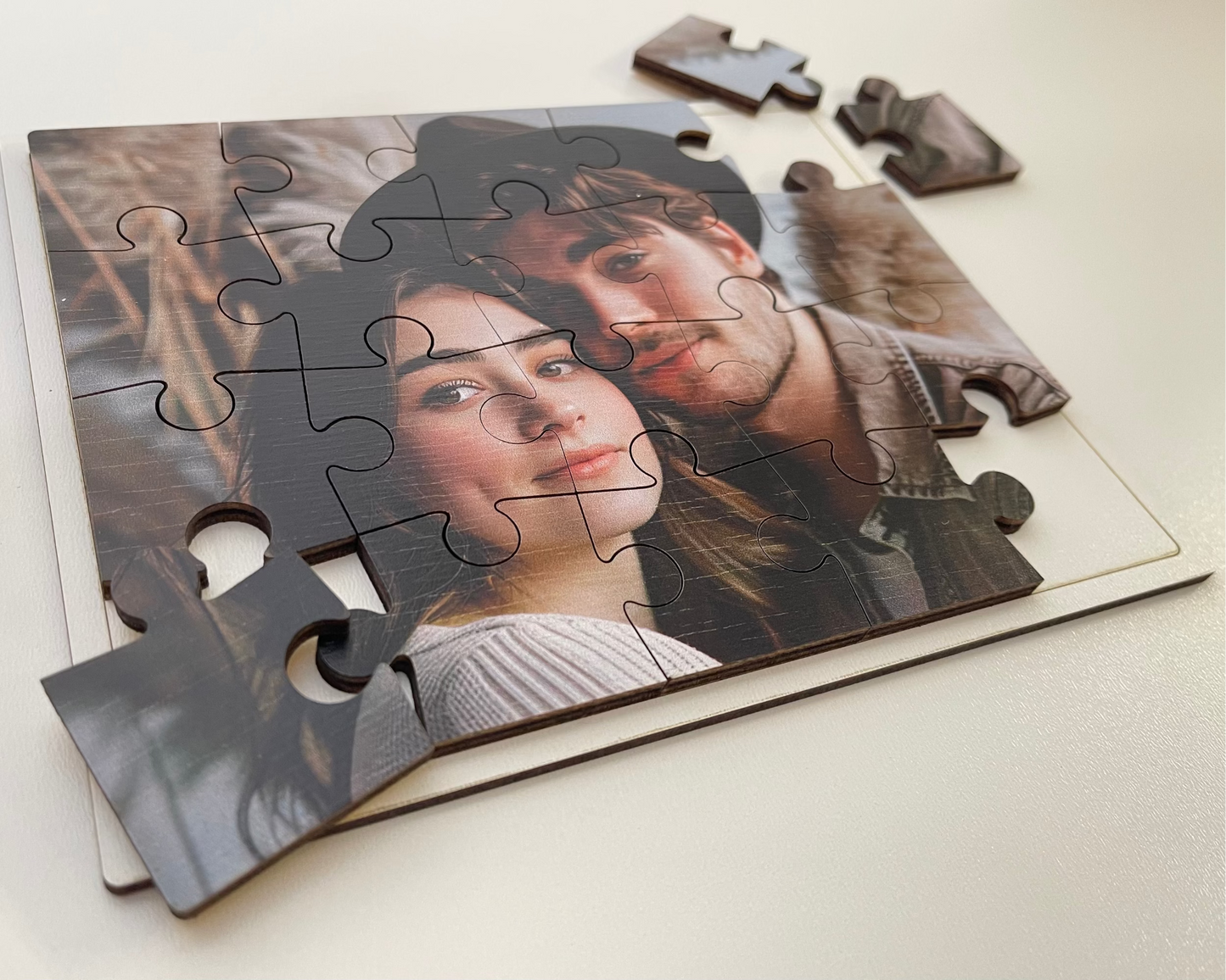 Puzzle personalizat din lemn cu poza ta – Cadou romantic