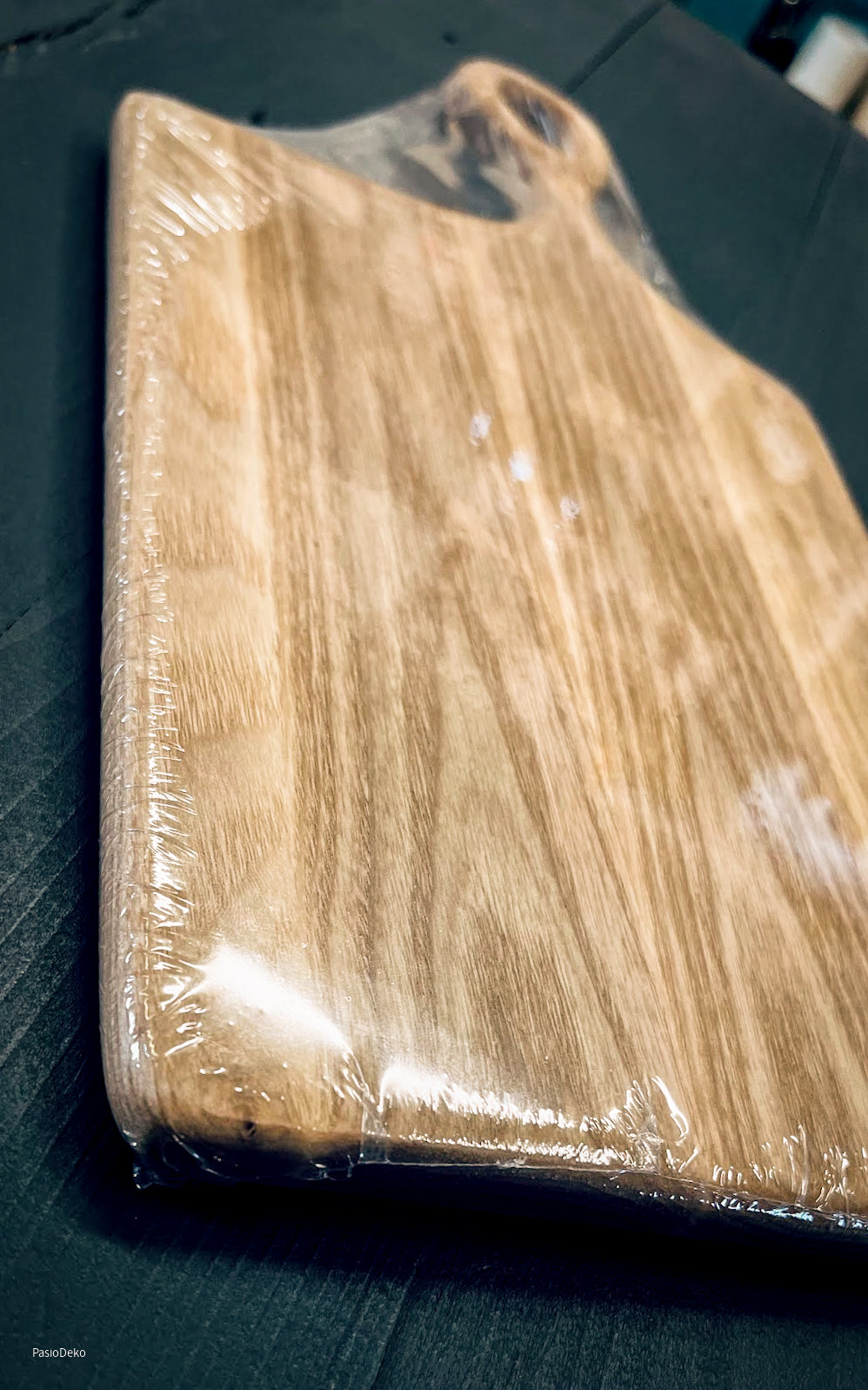 Tocător din lemn masiv de frasin pentru uz zilnic în bucătărie sau ca mic cadou util