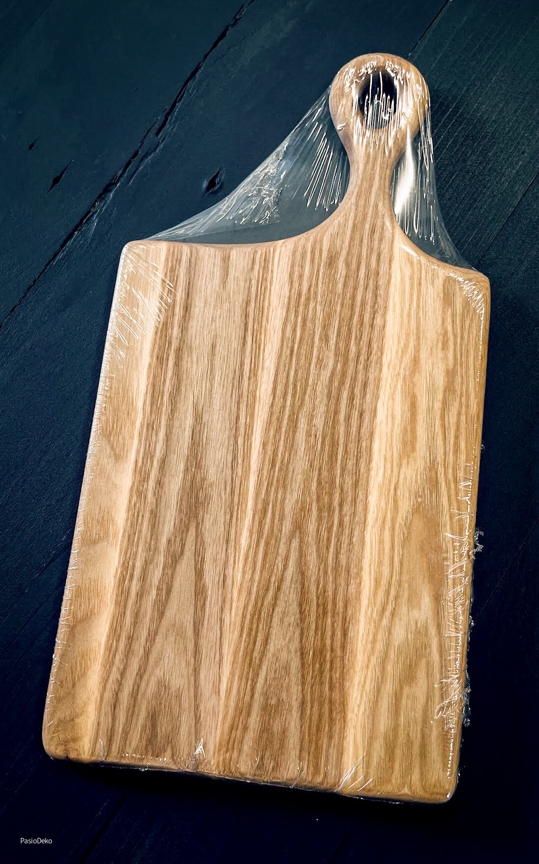 Tocător din lemn masiv de frasin pentru uz zilnic în bucătărie sau ca mic cadou util