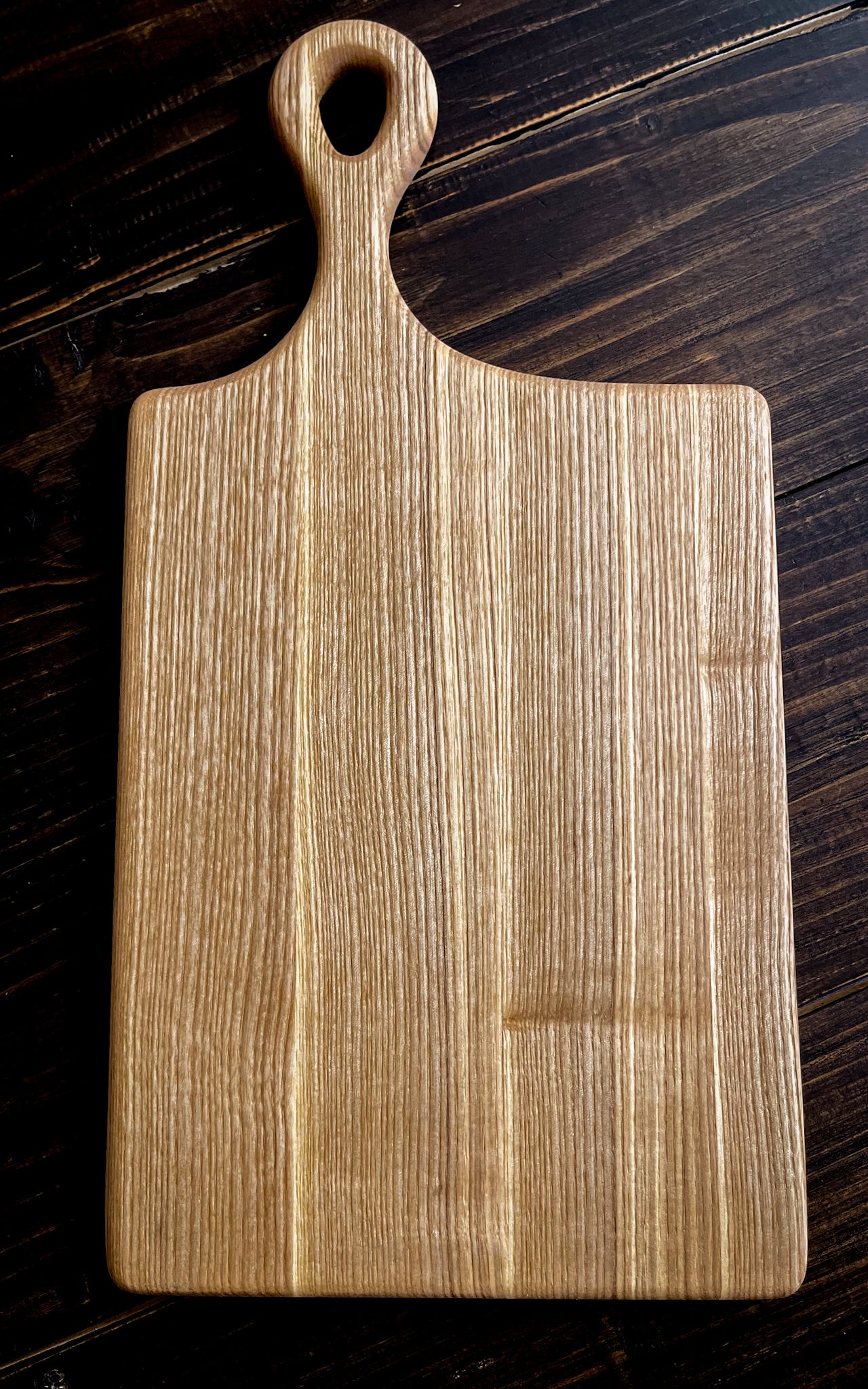 Tocător din lemn masiv de frasin pentru uz zilnic în bucătărie sau ca mic cadou util